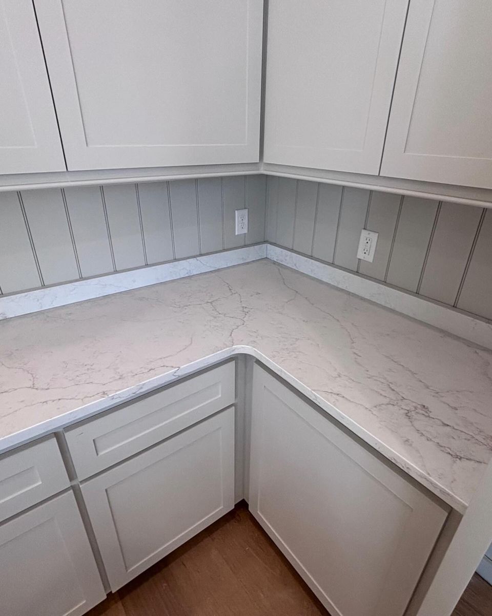 Quartz vanity top with backsplash installation Hinds County MS
